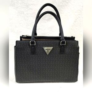 Guess Medium NWOT Tote Shoulder Crossbody Purse